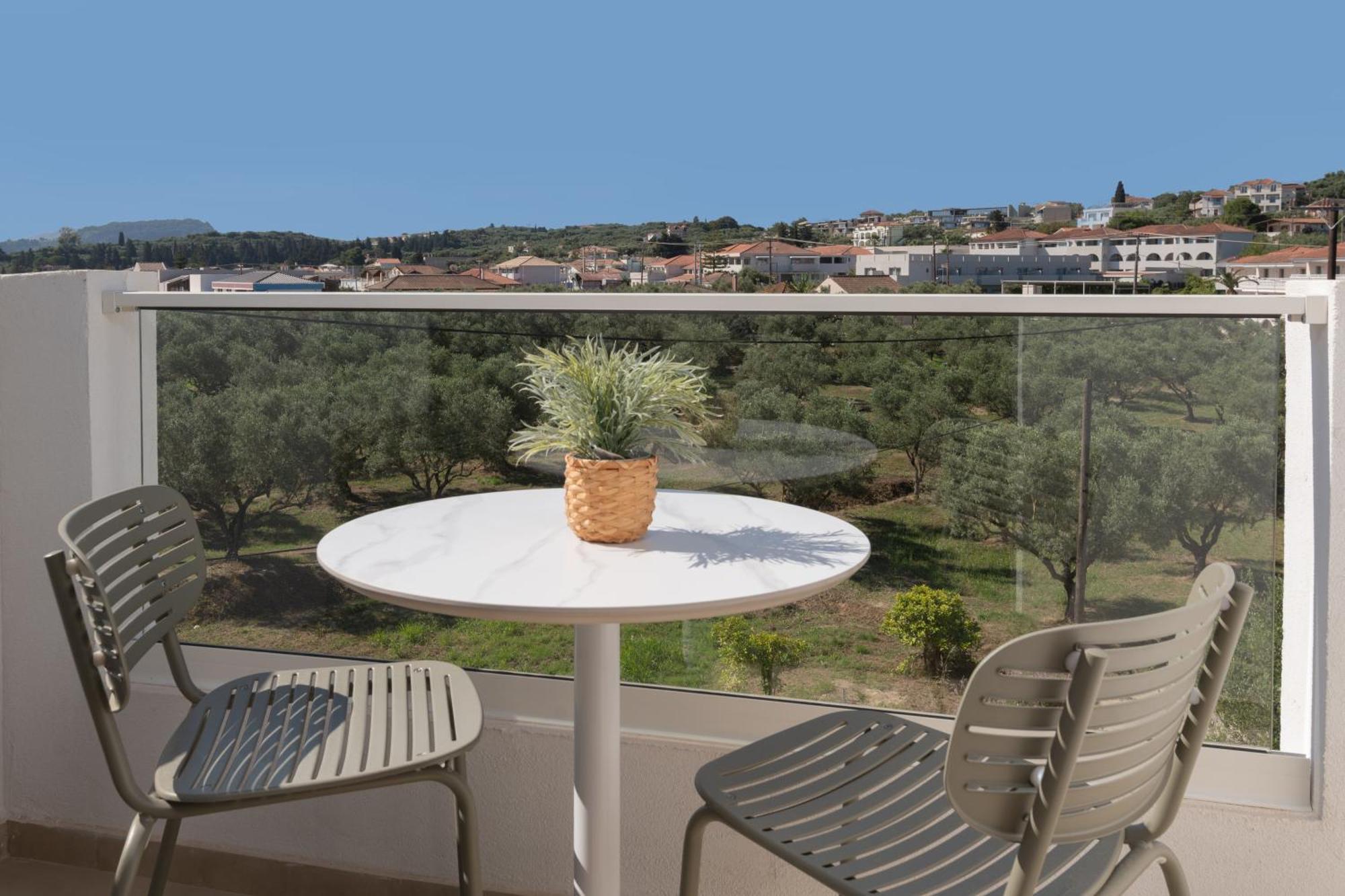Isola Concept Aparthotel 4*